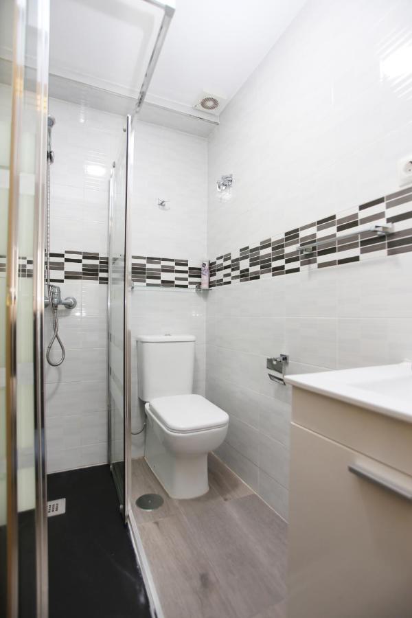 Apartamento En Calle Mendoza - Zona Huelin & 300 Mts De La Playa Apartamento Málaga