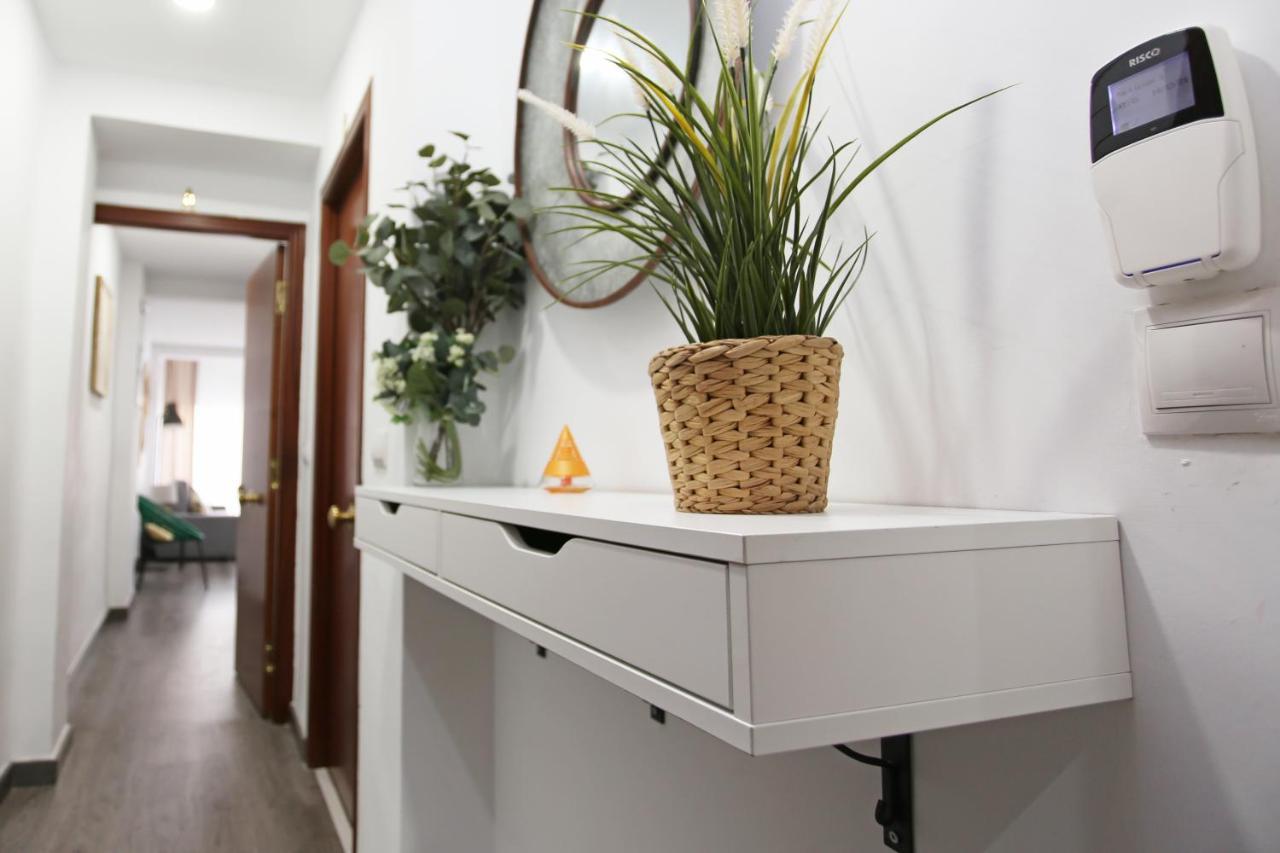 Apartamento En Calle Mendoza - Zona Huelin & 300 Mts De La Playa Apartamento